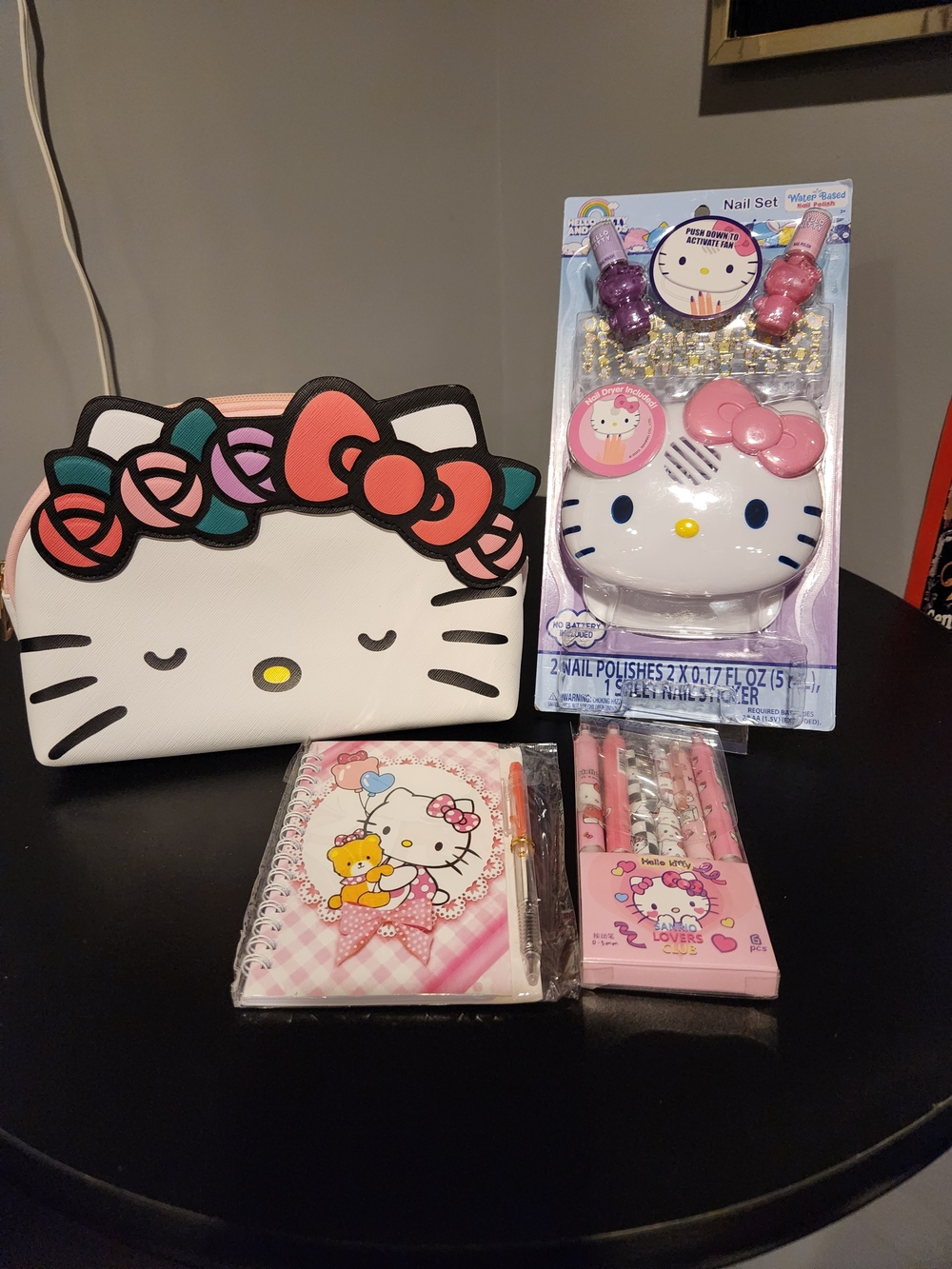 Hello Kitty Floral Bow Pouch and Pink Accessory Gift Set